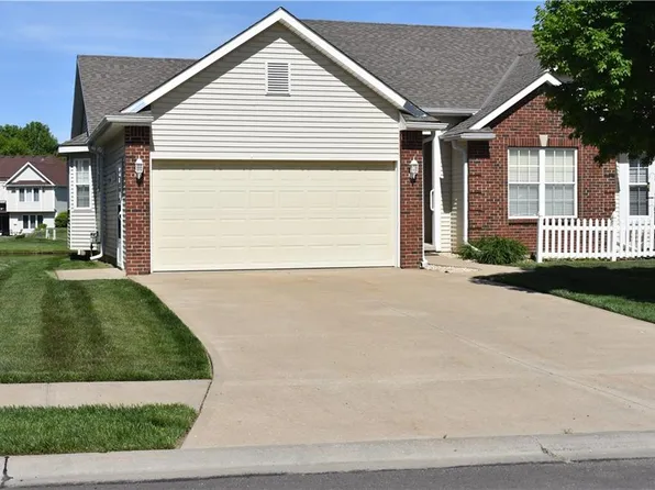 4809 Ashbey Dr, Saint Joseph, MO 64506