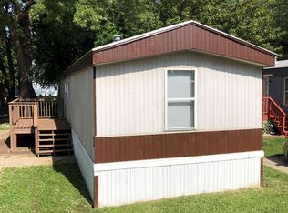 63 Carroll Wood Dr, Wood River, IL 62095