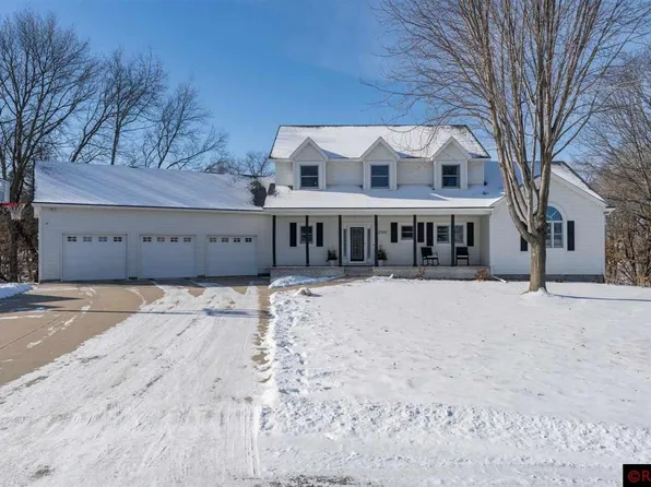 2133 Peregrine Ln, North Mankato, MN 56003