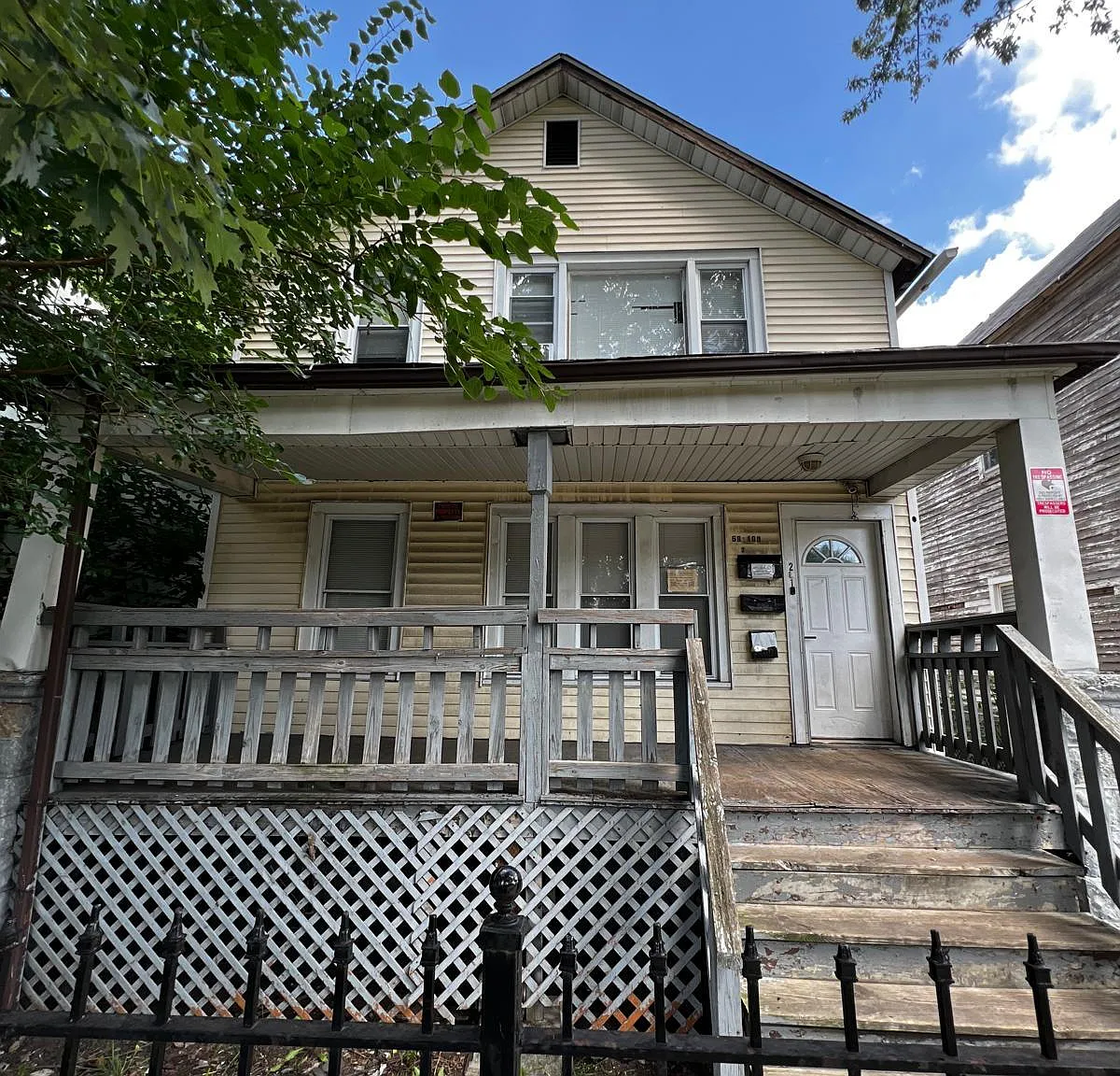 Affordable 2BR/1BA Apartment — Photo 1