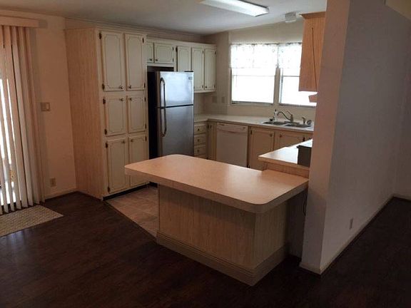 5th image of 112 Taho Cir