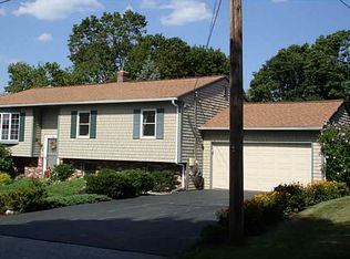 26 Grand Ave, Warwick, RI 02889