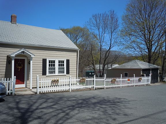 FrontView w Garage