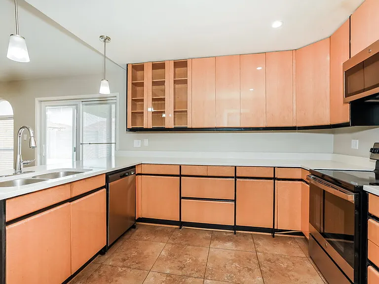 631 W Lindner Ave — Photo 6