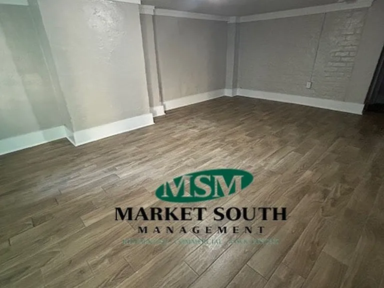 31 E 404 — Photo 8