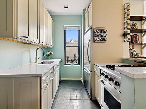 2nd image of 297 13th St #3D