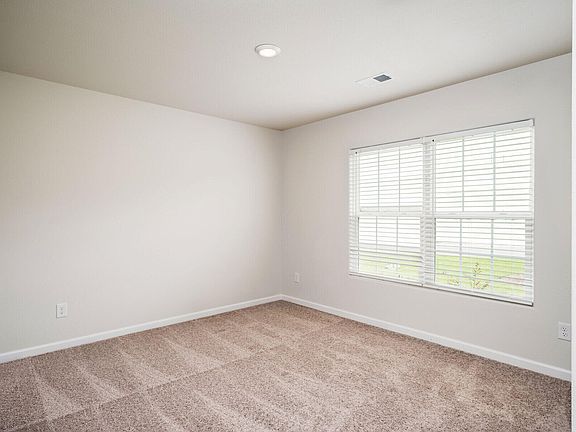 4th image of 519 Southwick Pl