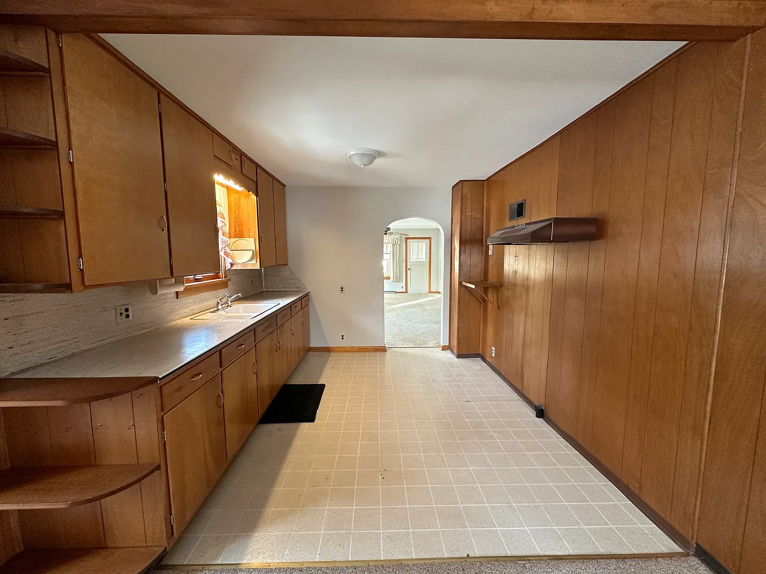 3 bed, 1.5 bath, 1338 sqft, $1,600 — Photo 3