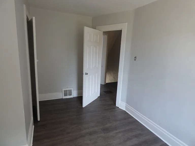 1134 Race St — Photo 4