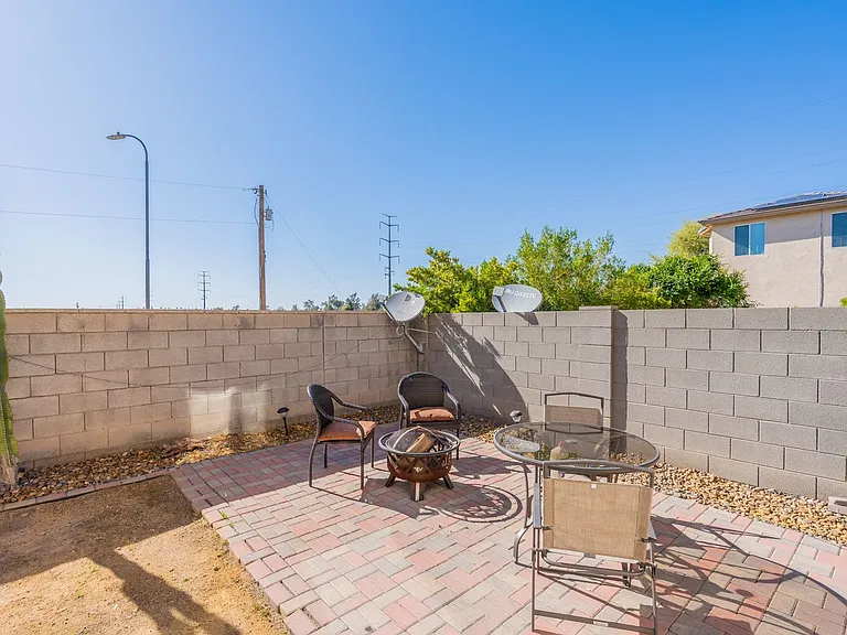 7416 S 27th Pl — Photo 32