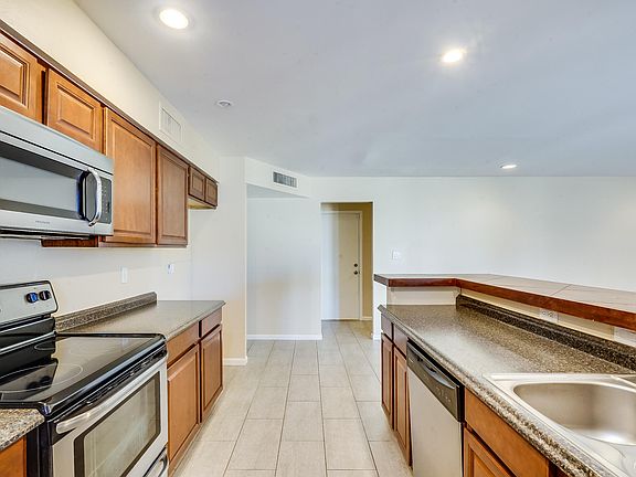 4th image of 11239 N 32nd Ave