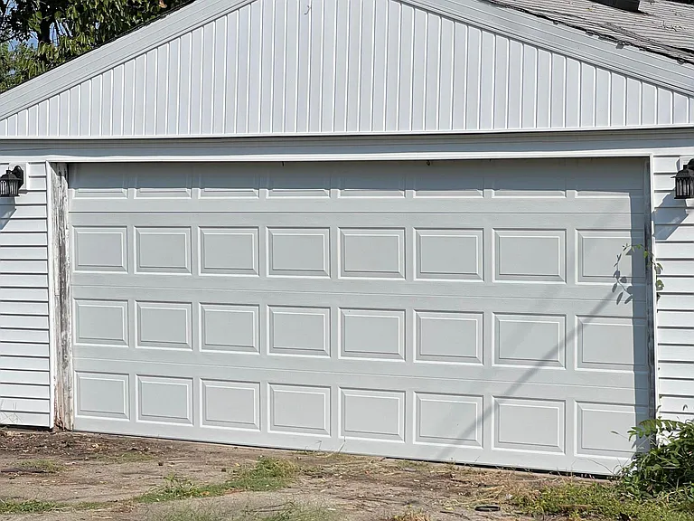 3235 E Enos Ave — Photo 3