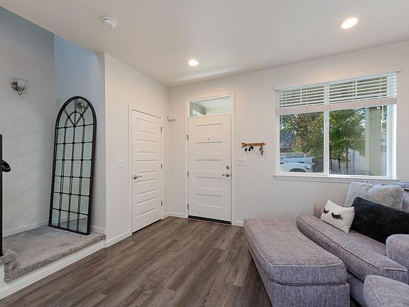 3rd image of 250 W gobbi Street #6