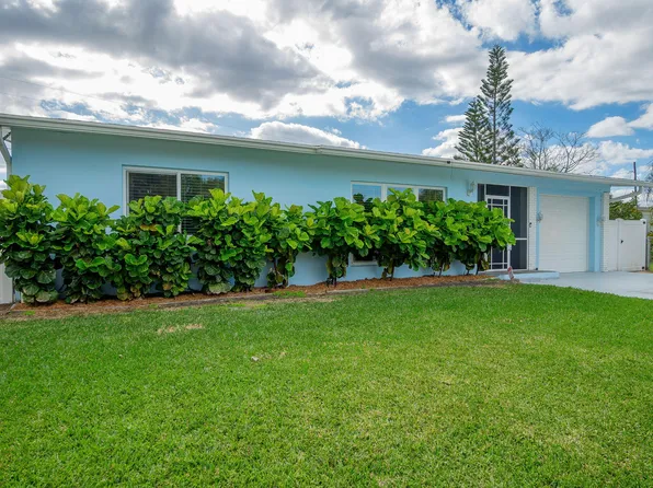 1110 SE Mayfair Lane, Port St Lucie, FL 34952