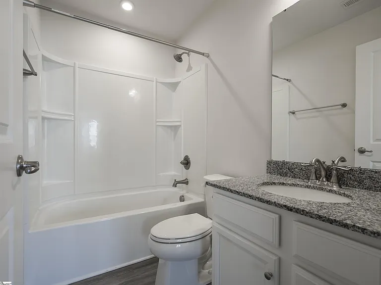 219 Hipps Crossing Dr — Photo 13