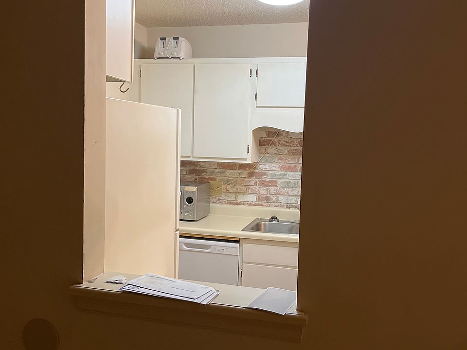 1st image of 5649 Hornaday Rd