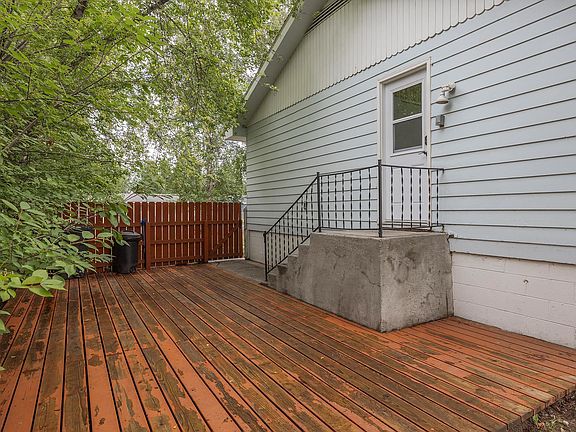 3rd image of 413 Eureka Ave