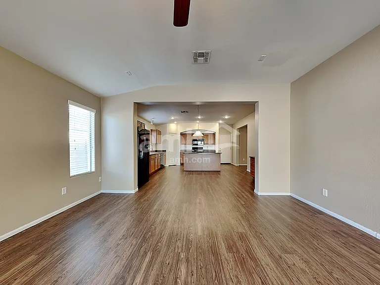 10338 W Wood St — Photo 4