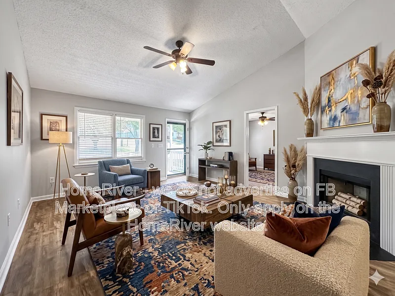 3 bed, 2.0 bath, 1210 sqft, $1,665 — Photo 2