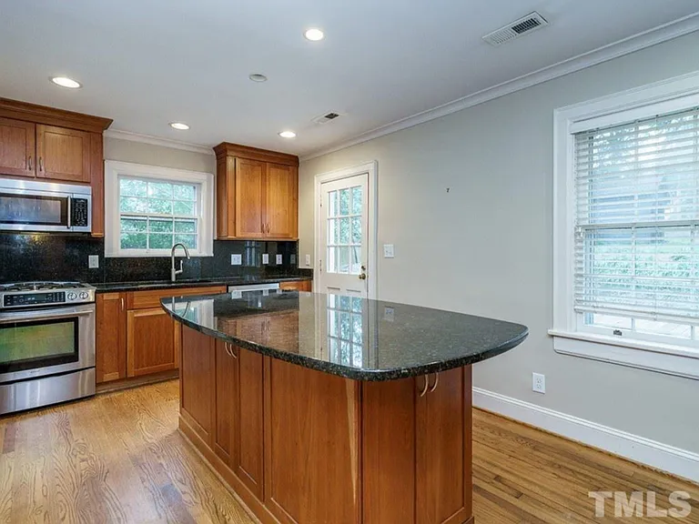 2813 Kittrell Dr — Photo 8