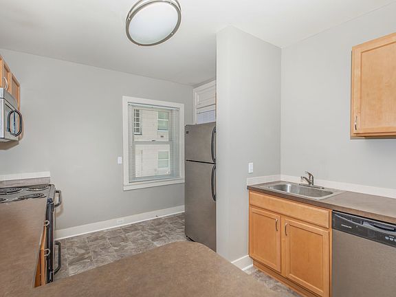 2nd image of 3701-3709 Davenport St #106