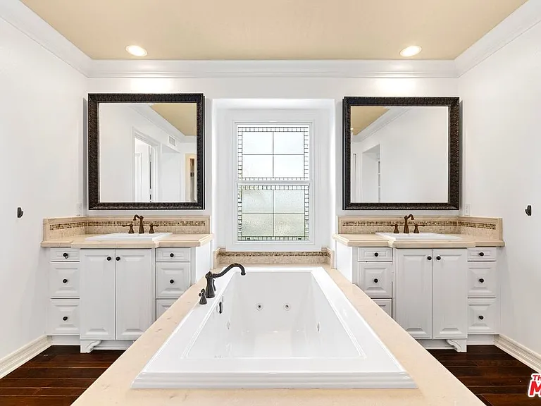 7391 Coastal View Dr — Photo 15