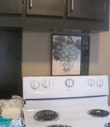 3rd image of 28 Morton St