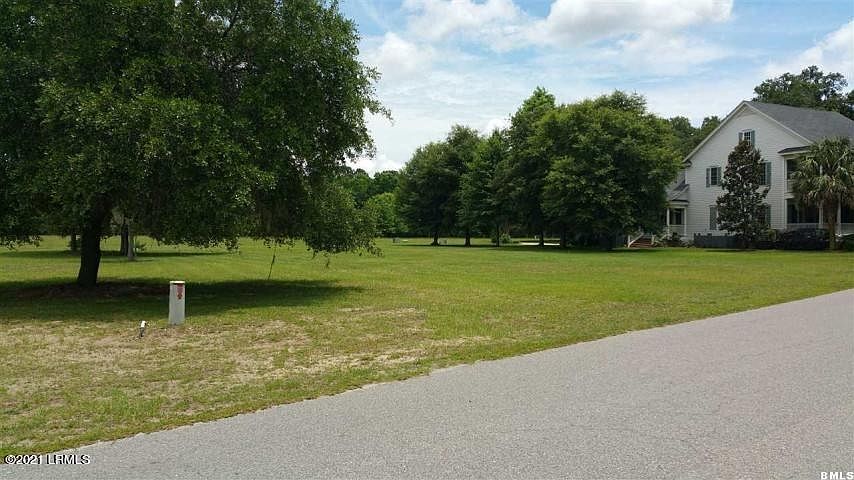 1st image of 140 Coosaw Club Dr