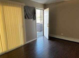 1200 W 127th St APT 04, Calumet Park, IL