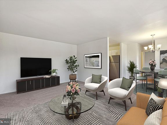 3rd image of 1501 S George Mason Dr APT 23