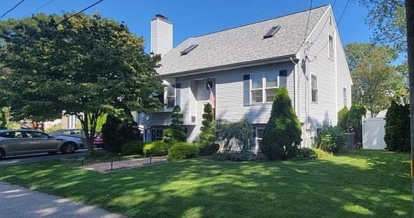 1st image of 37 Bailey St E