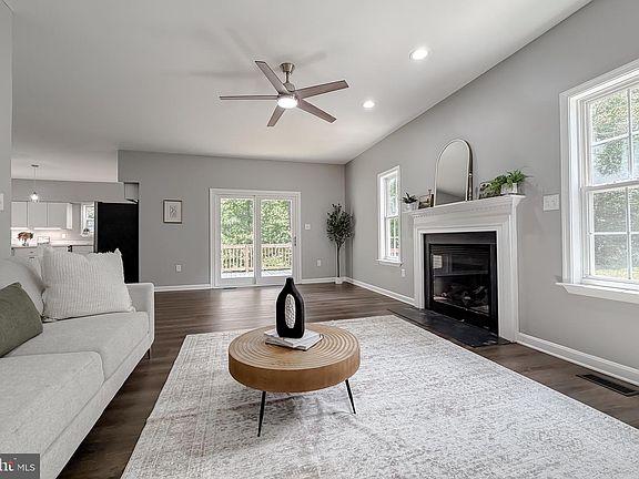 5th image of 3815 Catesby Oak Ct