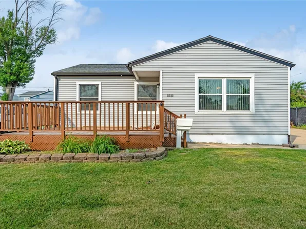 5515 Cedar Dr NW, Cedar Rapids, IA 52405