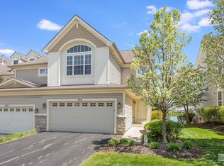 438 Vaughn Cir, Aurora, IL 60502