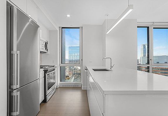 5th image of 29-22 Northern Blvd Penthouse 2B