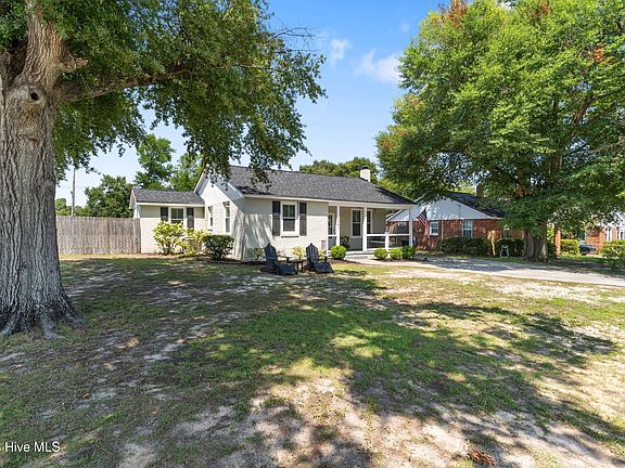 2nd image of 2361 Minto Street