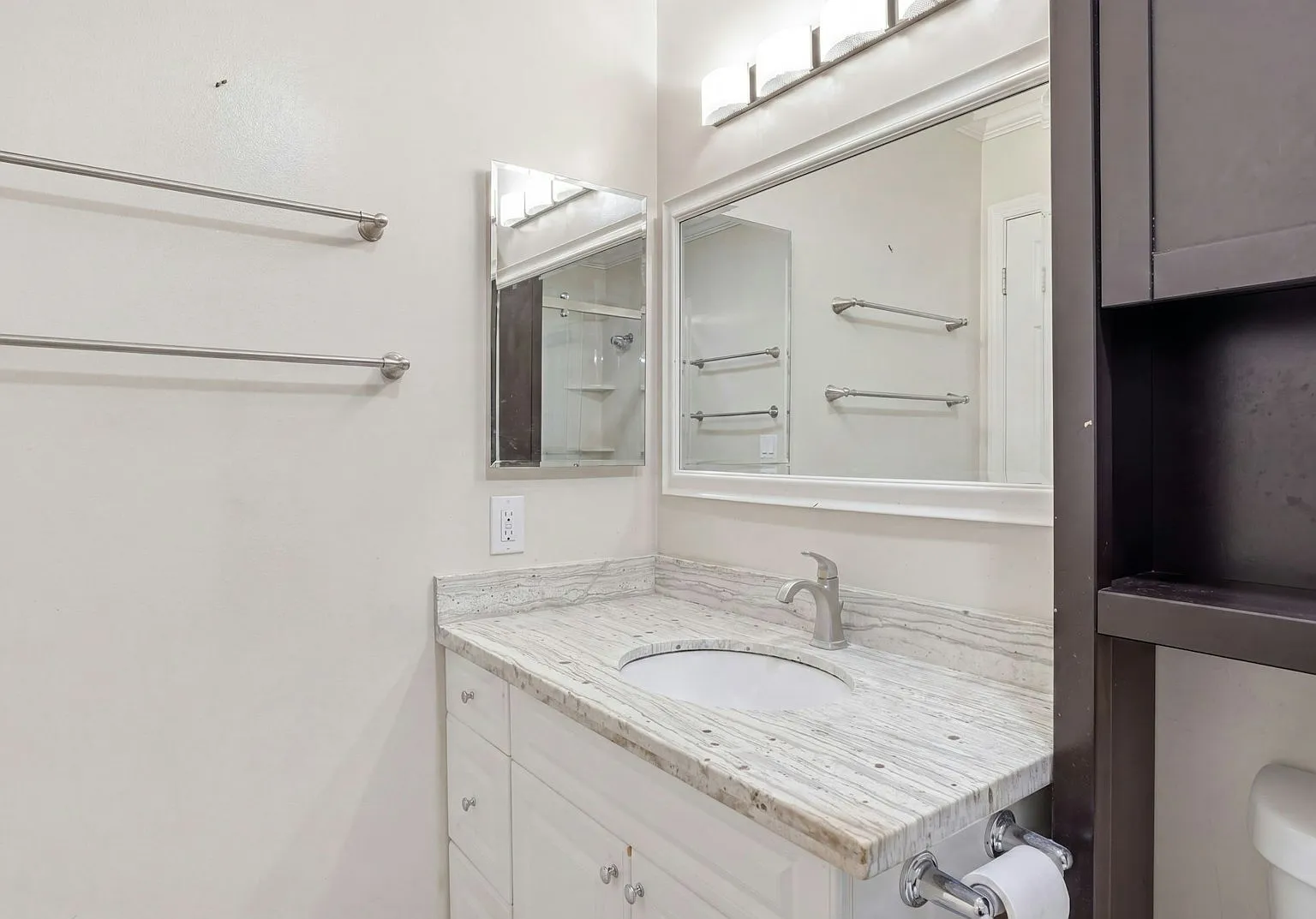 2524 Roblar Ln — Photo 2