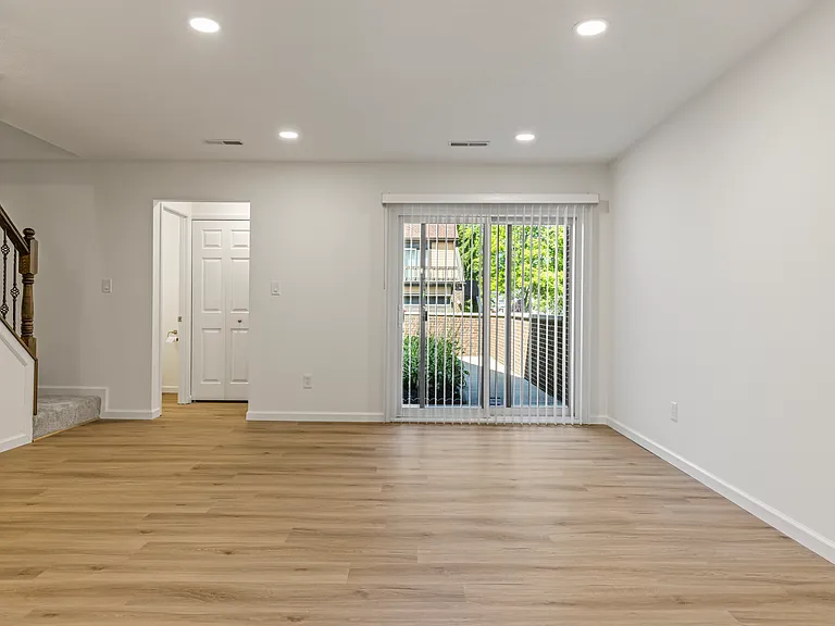 509 Forsythia Ln — Photo 4