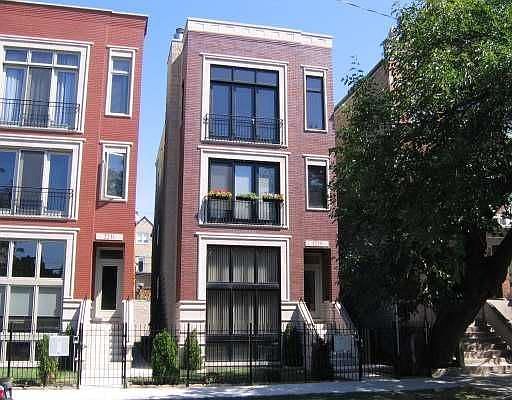 1st image of 2233 N Leavitt St #3
