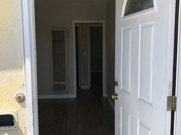 5th image of 14827 Eastwood Ave
