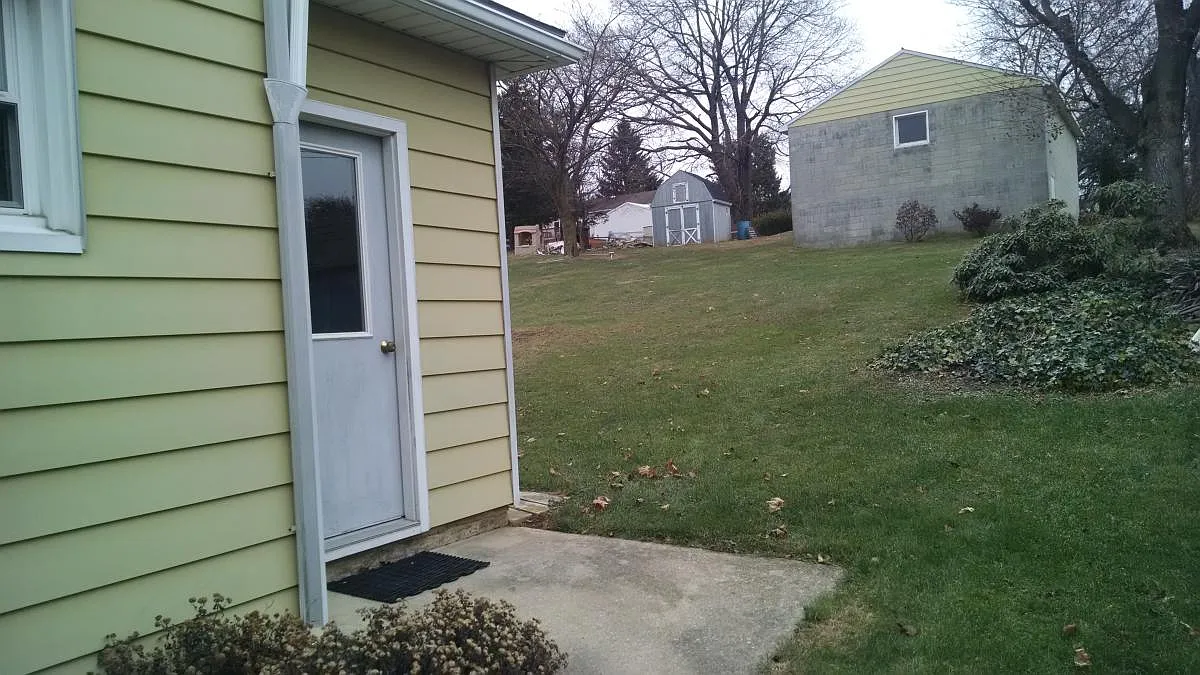 65 S Constitution Avenue — Photo 2