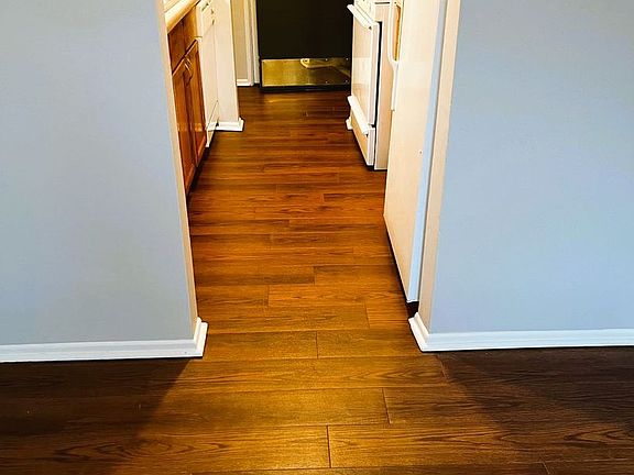 4th image of 905 Heritage Ct #918-202
