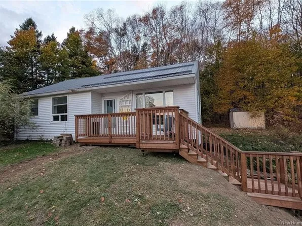 107 Sharkey St, Woodstock, NB E7M 2R1