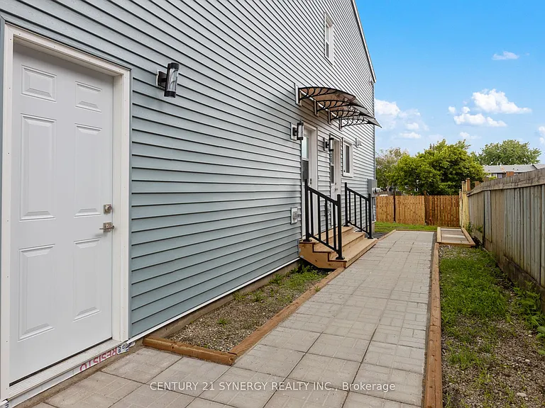 93C Tarquin Cres #C — Photo 2