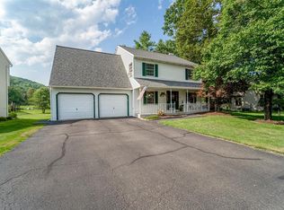325 Kane Dr, Vestal, NY 13850
