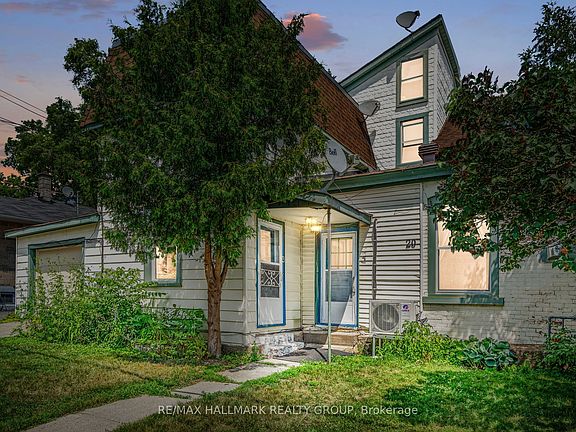 3rd image of 20 Russell St W #3