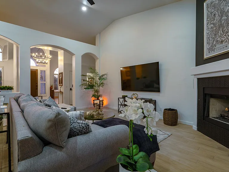 17635 N 55th Pl — Photo 13