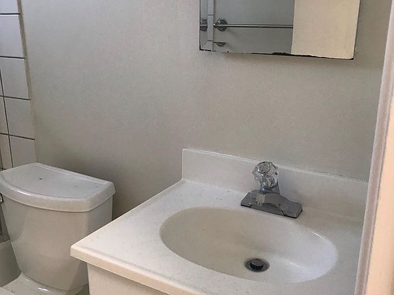 4th image of 569 Commercial Ave #6