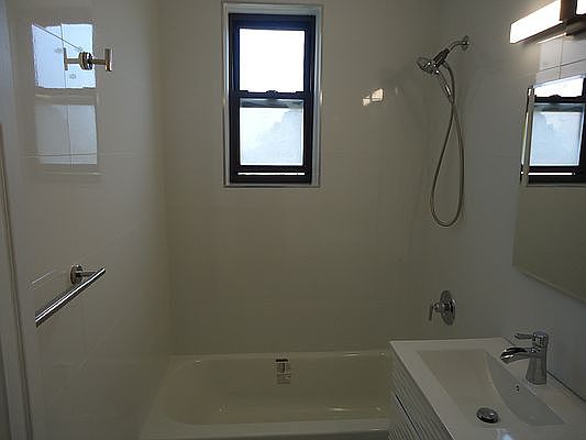 5th image of 75-20 113th St APT 6G