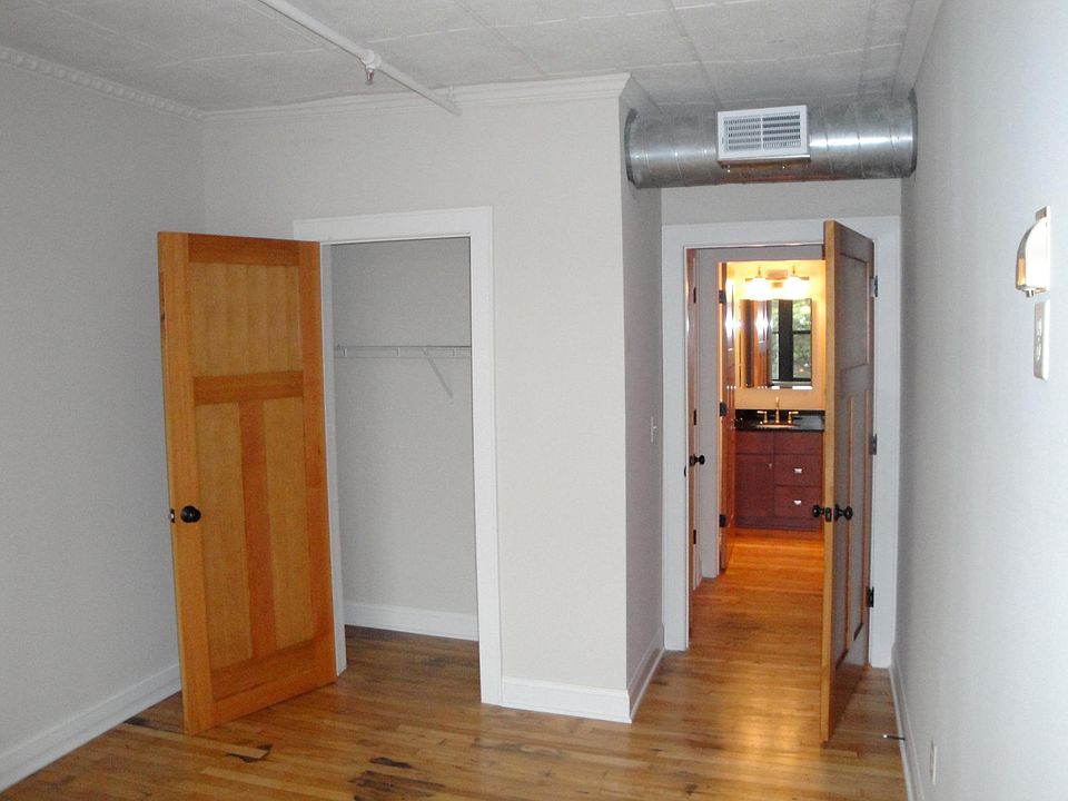 Building Photo 3